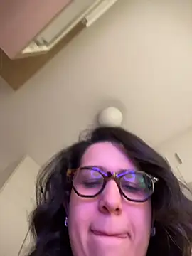amooraaamoon webcam