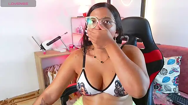 Megaan_Greey webcam