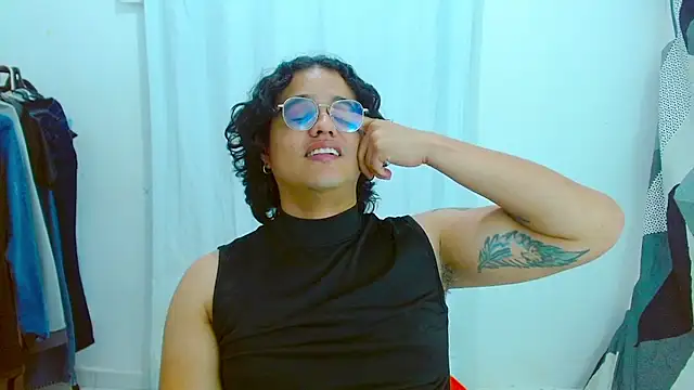Diane_exotic live cam on StripChat