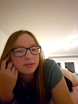 Freaky-Doll webcam