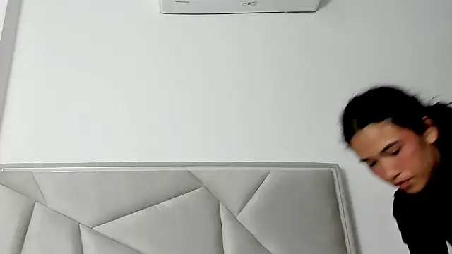 Maddy__18 webcam