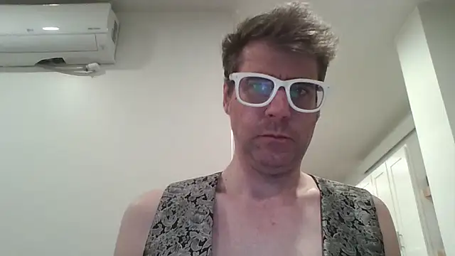 JohnnyABottom webcam