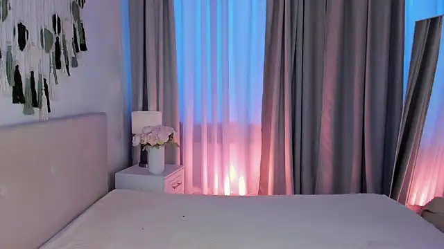 EffieMinki live cam on StripChat