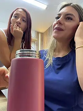 alicee16 live cam on StripChat