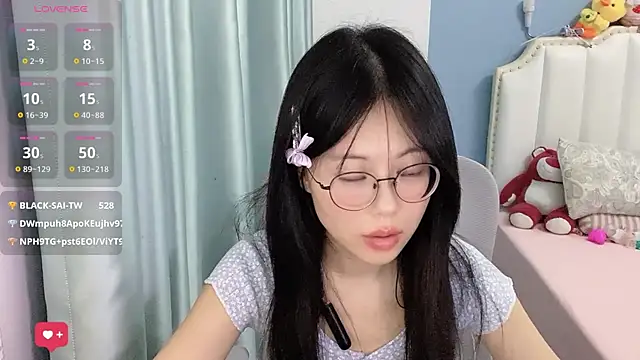 Luna-666 live cam on StripChat
