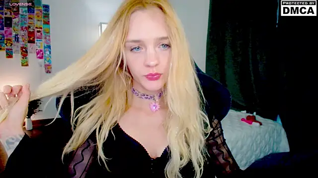Aliceglass__ live cam on StripChat