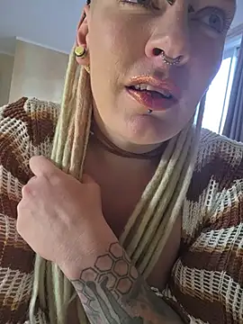 PinkTheHawk live sex cam