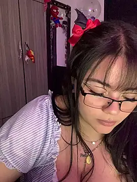lilith__immaculatte live cam on StripChat