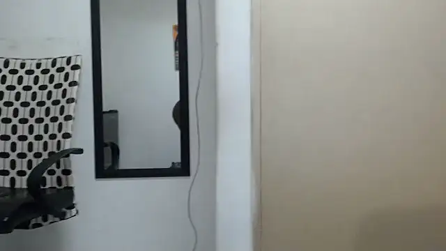 BootySoYummyX live webcam show