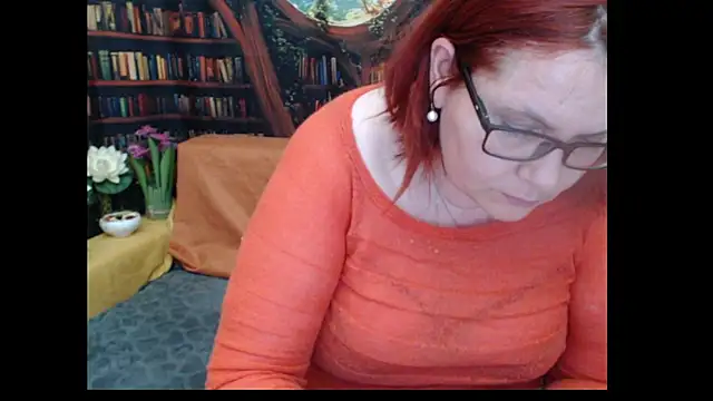 PlayfullMature webcam
