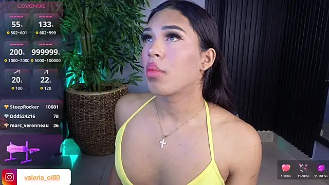 Hot_ladyy's room