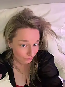 vivian_mayxxx - Vivian_MayXxX's free webcam - UK Sex Cams