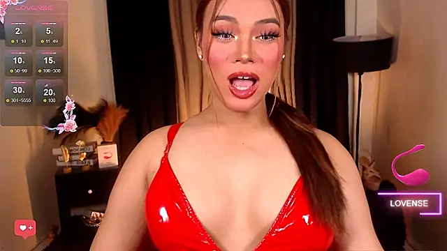 IamRaeganDolls69 live cam on StripChat