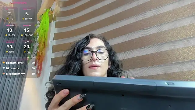 Shammy_rosse live cam on StripChat