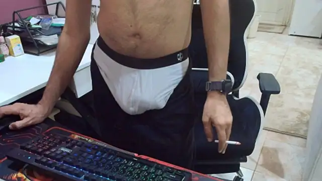 flowthefun (Ask my age) - make me naked and start jerking