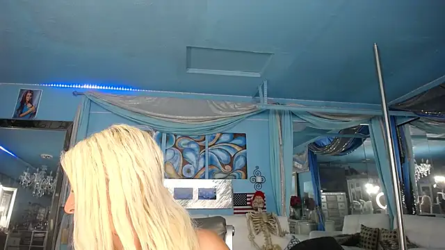 ADRIANNA_FOX webcam