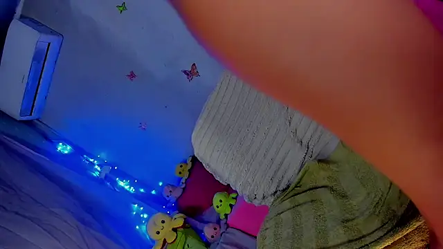 YourLizzyDoll live webcam show
