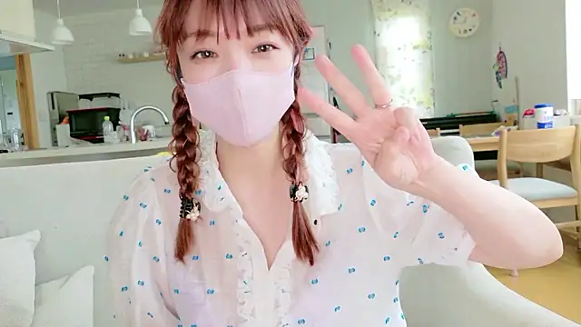 suzu_1201 (F milf) - お潮我慢😣寝バック