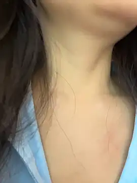 xiaoxiaocheng678 (F milf) - 勾引路人小哥哥摸胸！