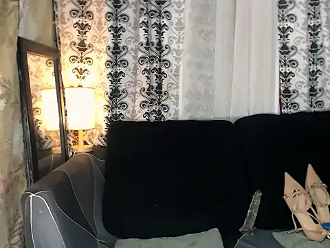 Queen-barbie webcam