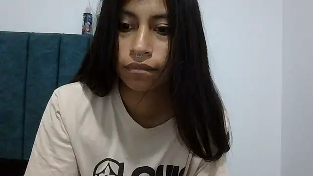 Pocahontas_Honey webcam