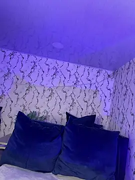 Lunai_gh live cam on StripChat