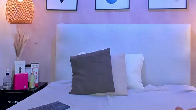 Piinksoul149 live cam on StripChat