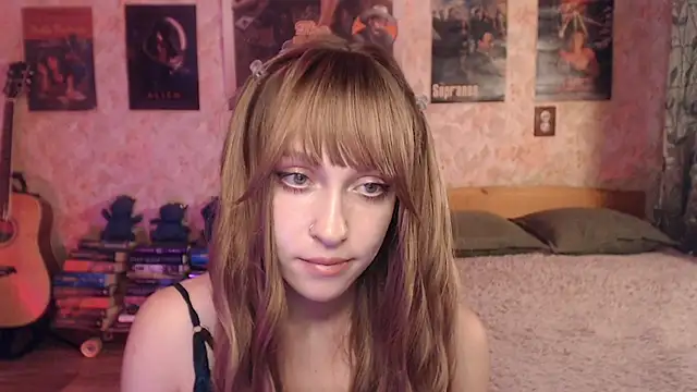 Friendly_Ellie live cam on StripChat
