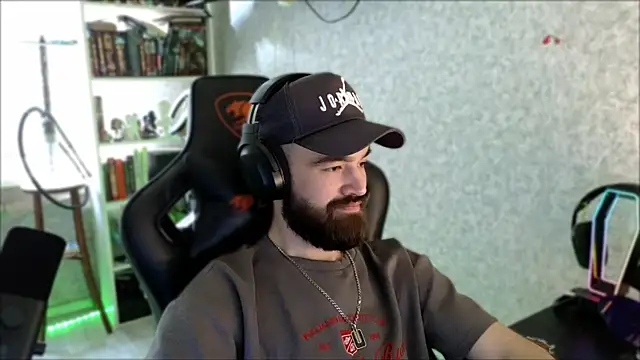 _Serious_Man webcam