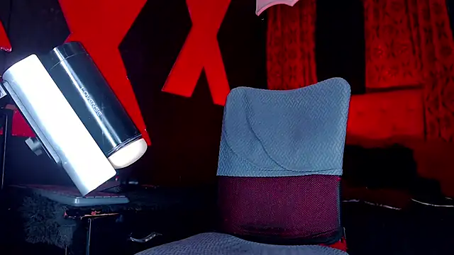 abrilbigcock's room