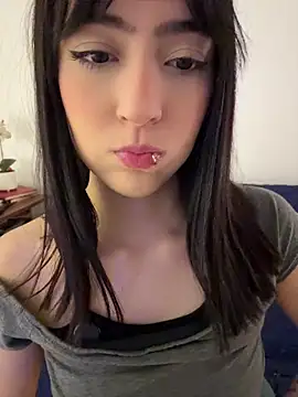 Hinata_3 live cam on StripChat