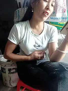 Thobaby112 live cam on StripChat