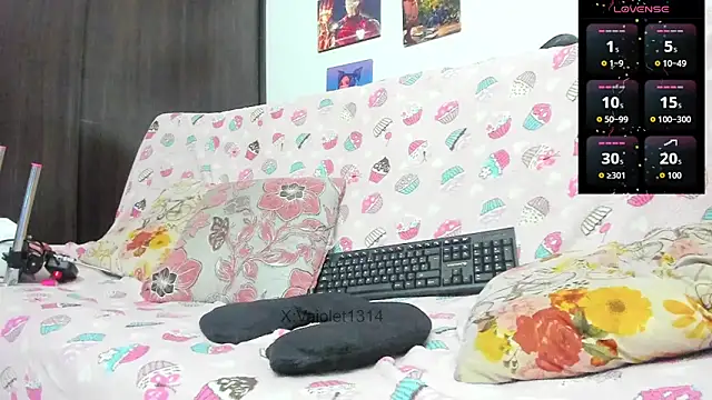 VaioletUwU webcam