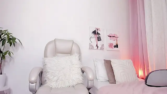 ReynaLuxe webcam