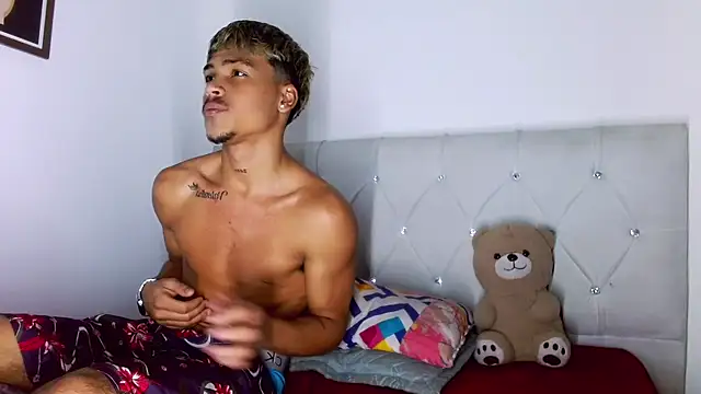 Angel_foxc13 webcam
