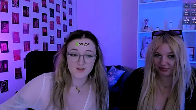 luna_berryy webcam