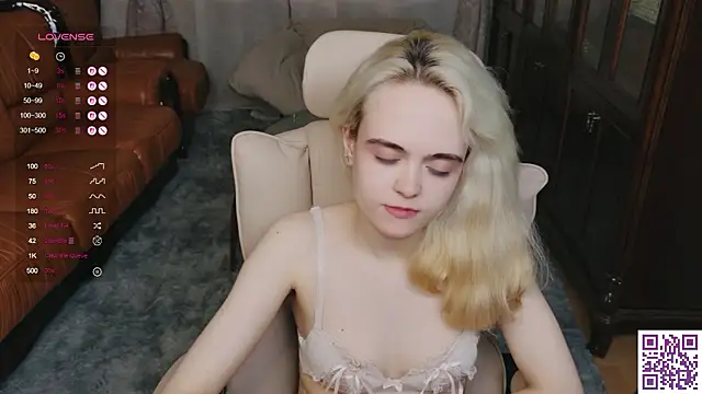 Oxcy_Secret live cam on StripChat
