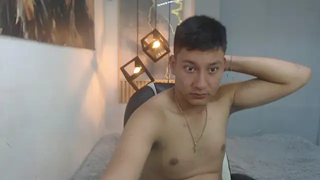 dominantboy4 (M twink) - cum show