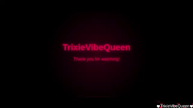 TrixieVibeQueen live cam