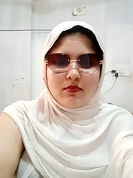 Nusrat-N live cam on StripChat