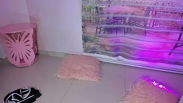 little_doll18_ webcam