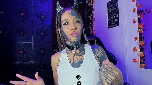 Lucy_Doll8 webcam