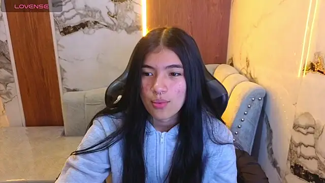 alesia_v_v live cam on StripChat
