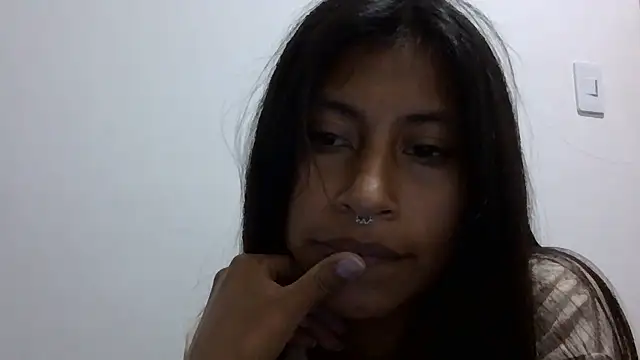 Pocahontas_Honey webcam
