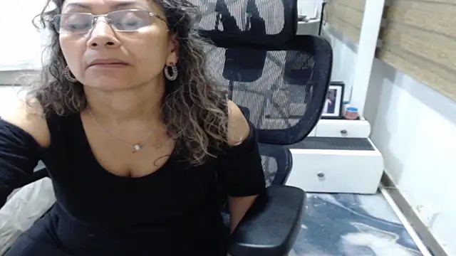 jesy_hot - Jesy_hot's free webcam - UK Sex Cams