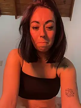 BrattyYanii webcam