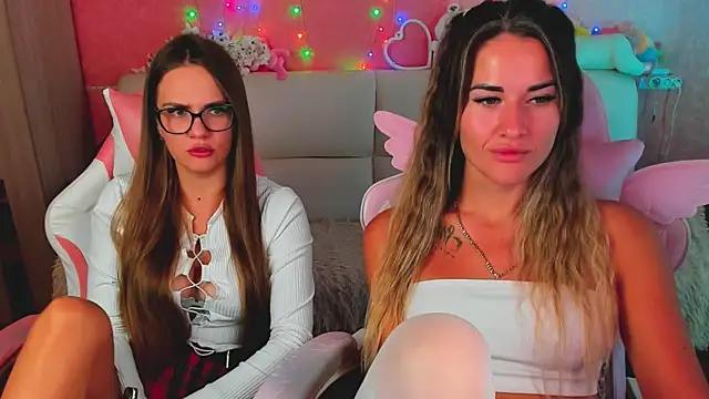 hotty_girls_here (Ask my age) - HOT KISS