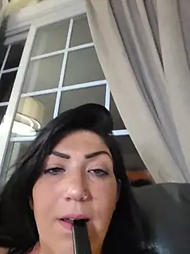 LittleMissEeve webcam