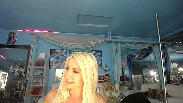ADRIANNA_FOX webcam