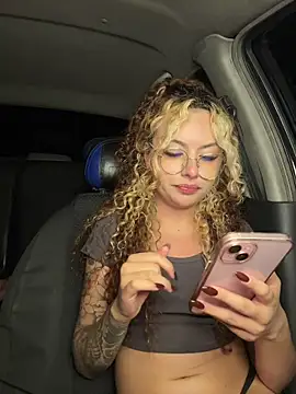 Joyce-fire live cam on StripChat
